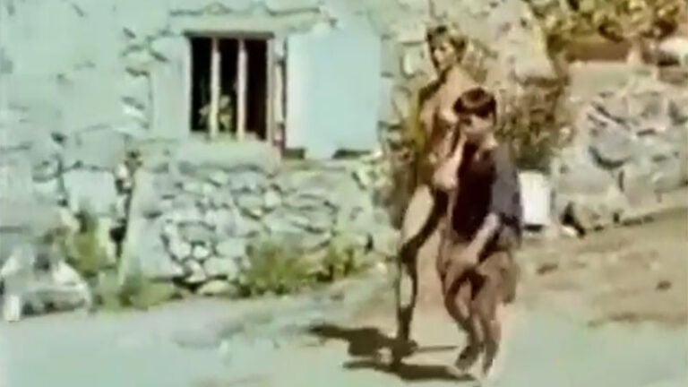 Narcoleptic naturist gets lost in the countryside without clothes