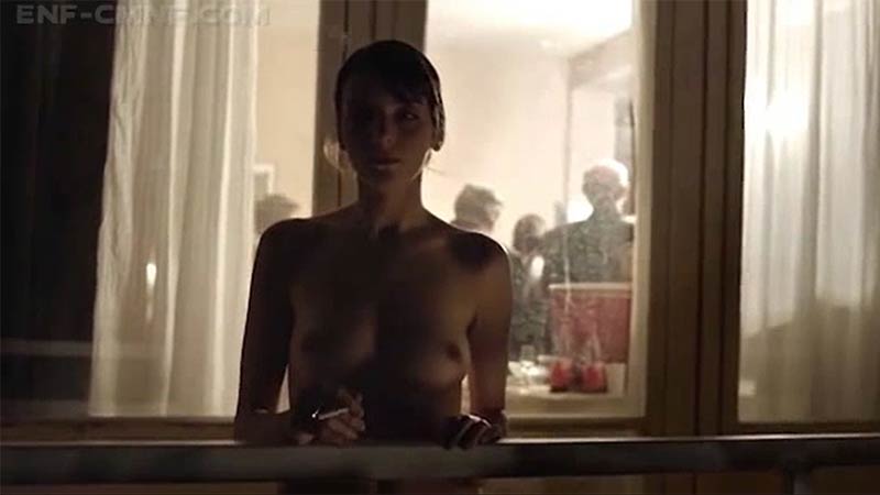 Short film with only one naked girl in a "party"